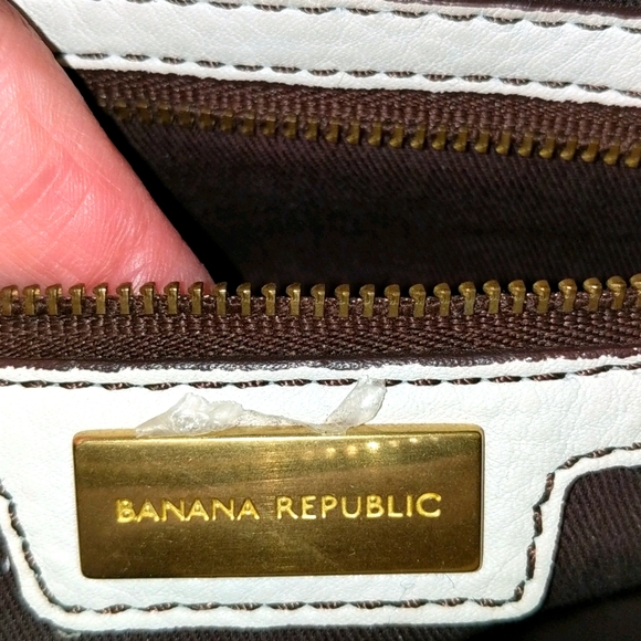 Vintage Banana Republic Leather and Straw Handbag - Picture 4 of 9